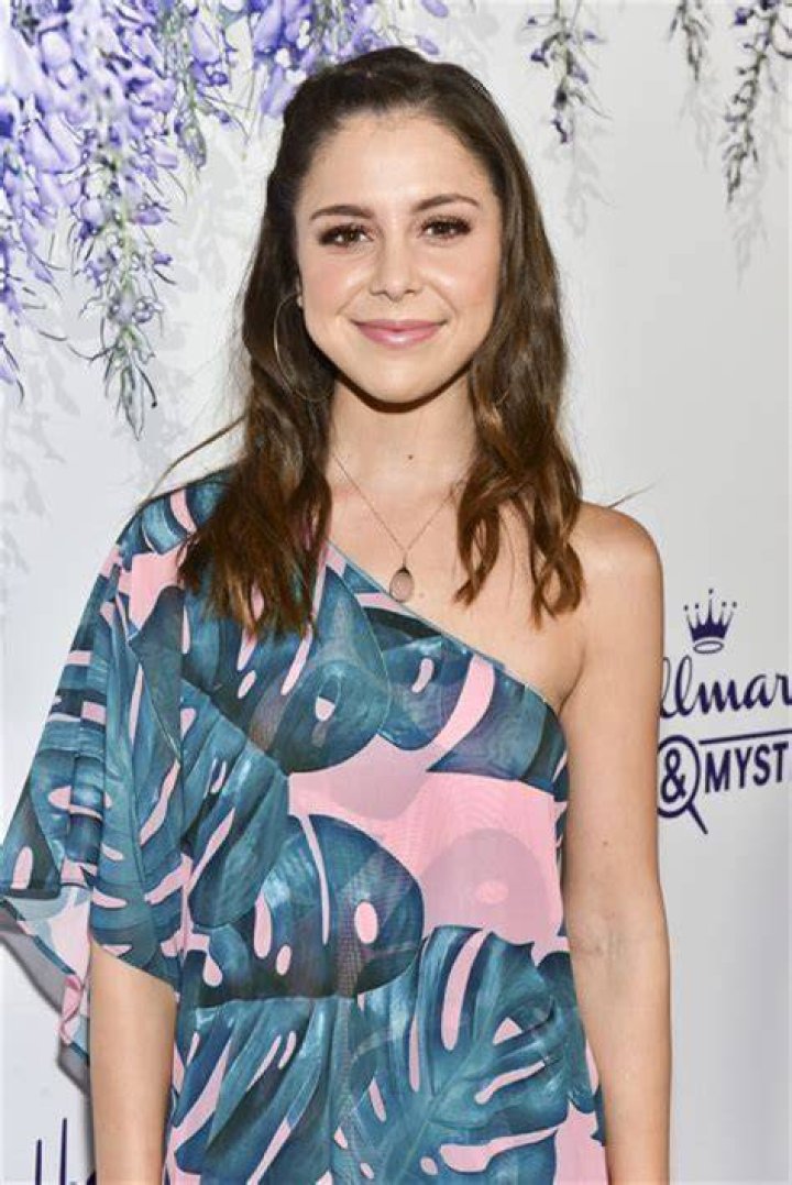 
Alexa Fox Age, Birthday, Wikipedia, Who, Nationality, Biography 