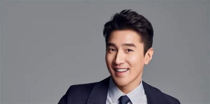 
Everything You Need To Know About Mark Chao – Wife, Kids 