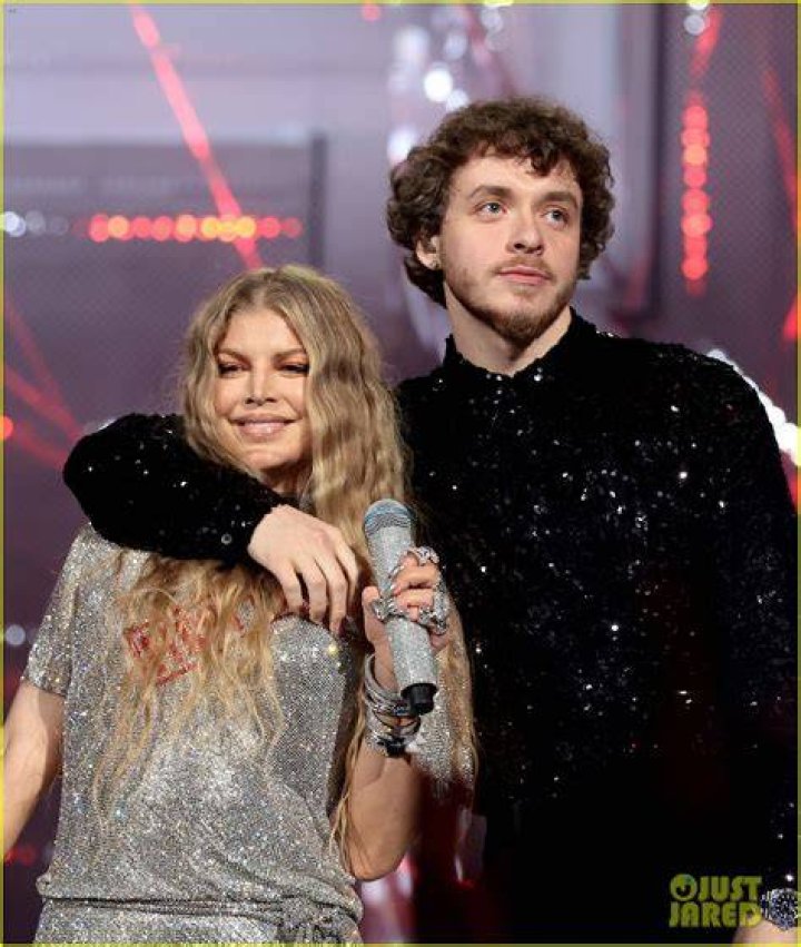
Jack Harlow Brings Out Fergie For Surprise Performance At 2022 MTV VMAs 