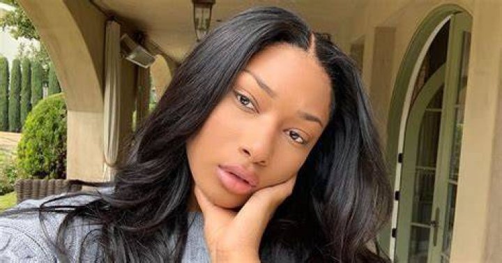 Megan Thee Stallion No Makeup Look | Why Is The Rapper Taking Break From Makeup