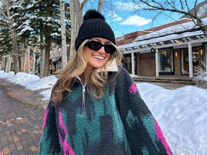 
What is Cara Ammon’s job? Meet the contestant from The Bachelor season 27 